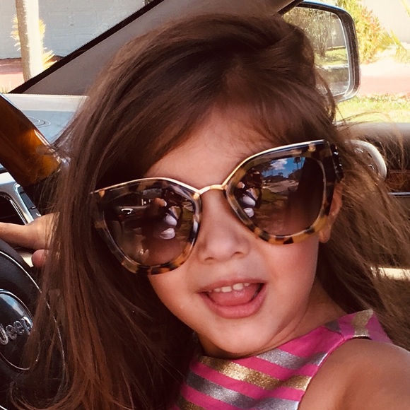 Prada Sunglasses 😎 - Picture 8 of 8